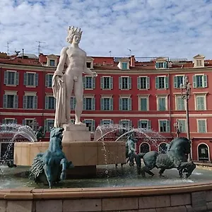 ** Szálloda De La Franciaország